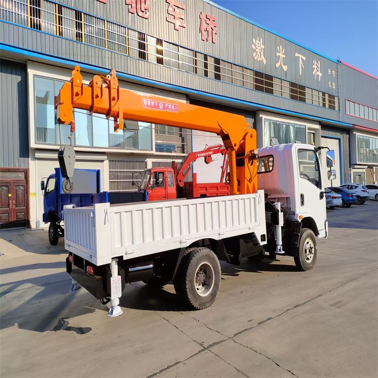 桥西区三轮随车吊定制 农用改装机自备吊中瑞长期出售